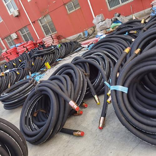 哪位老师有关于井下高压胶管的安装使用规范或安全注意事项啊,谢谢了... 哪位老师有关于井下高压胶管的安装使用规范或安全注意事项啊,谢谢了...